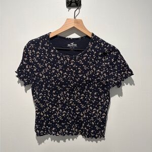 Hollister Navy and Tan Floral Baby Tee Cropped Shirt M